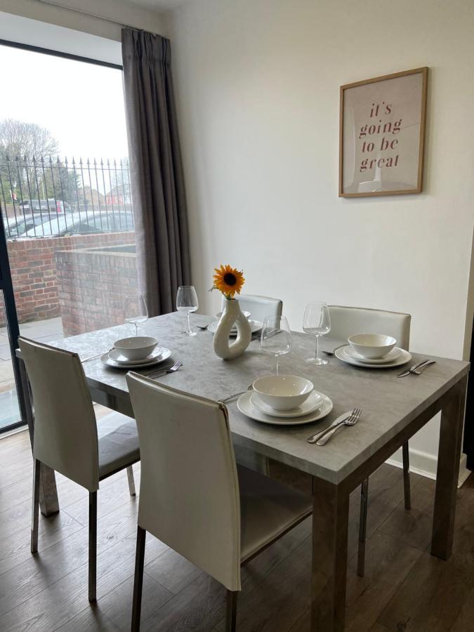 ロンドン 3Bed Flat 3Wc And Great Location Near Excel City Airport O2 And Canning Town Stationヴィラ エクステリア 写真